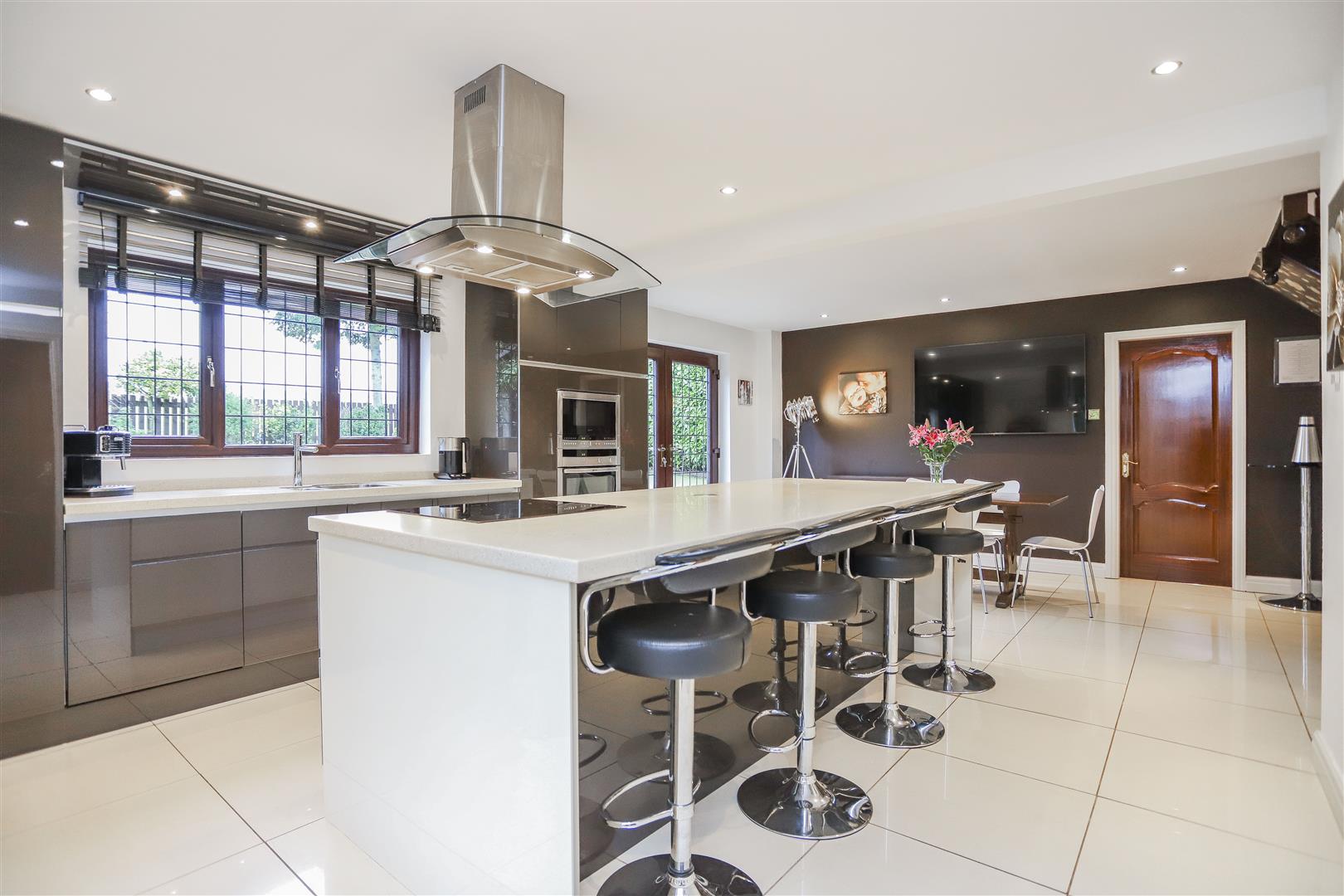 4 Bed Detached House For Sale - Main Image